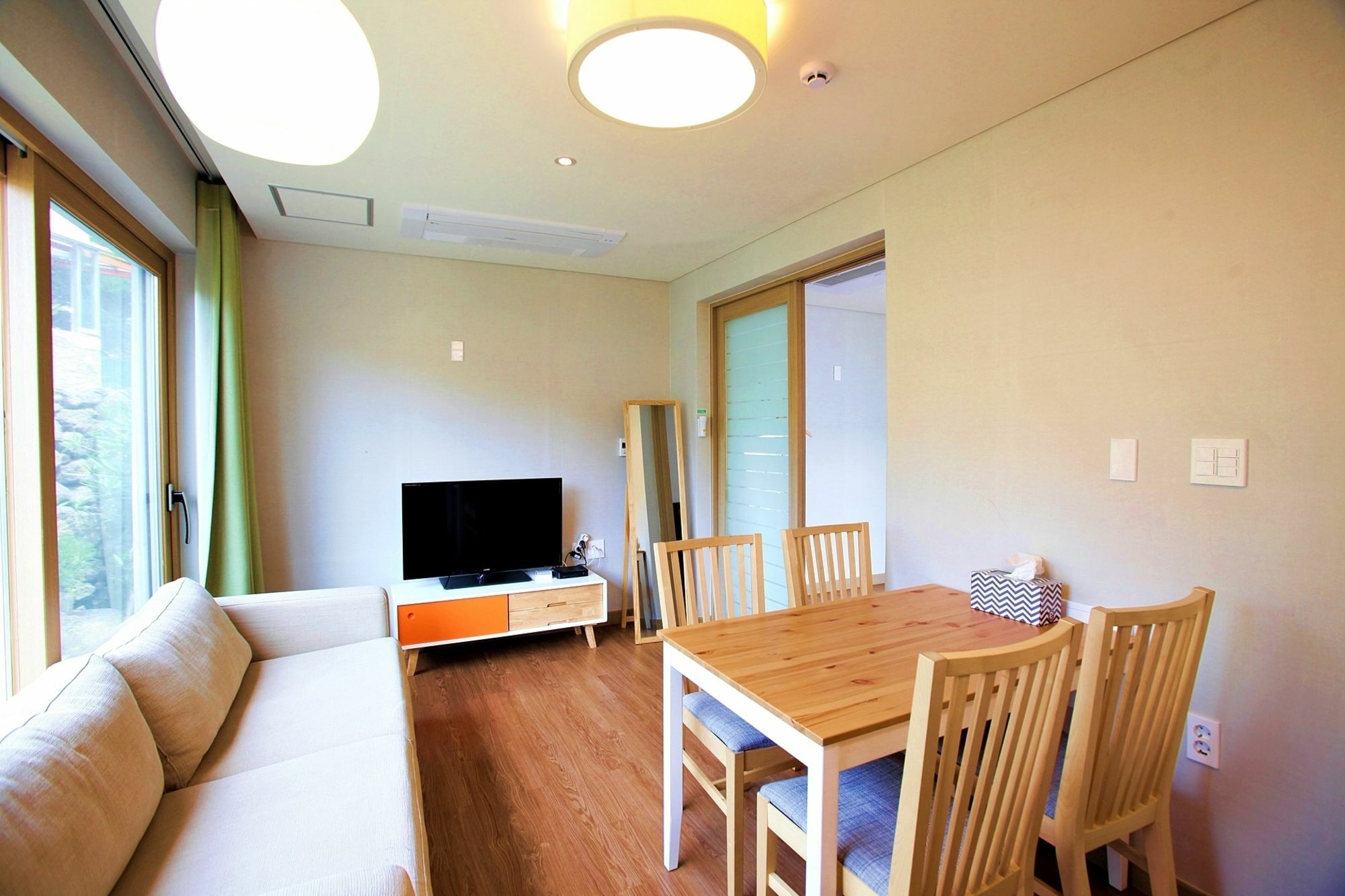 Saemmoru Pension Seogwipo Esterno foto