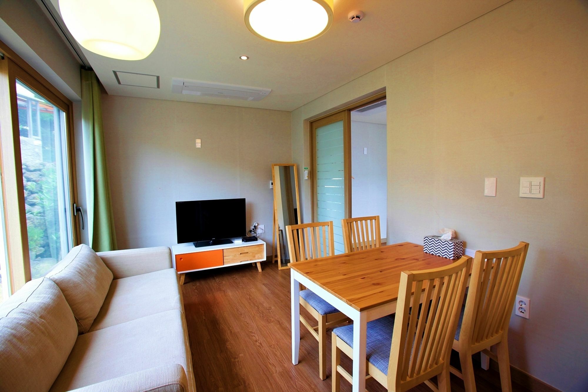 Saemmoru Pension Seogwipo Esterno foto